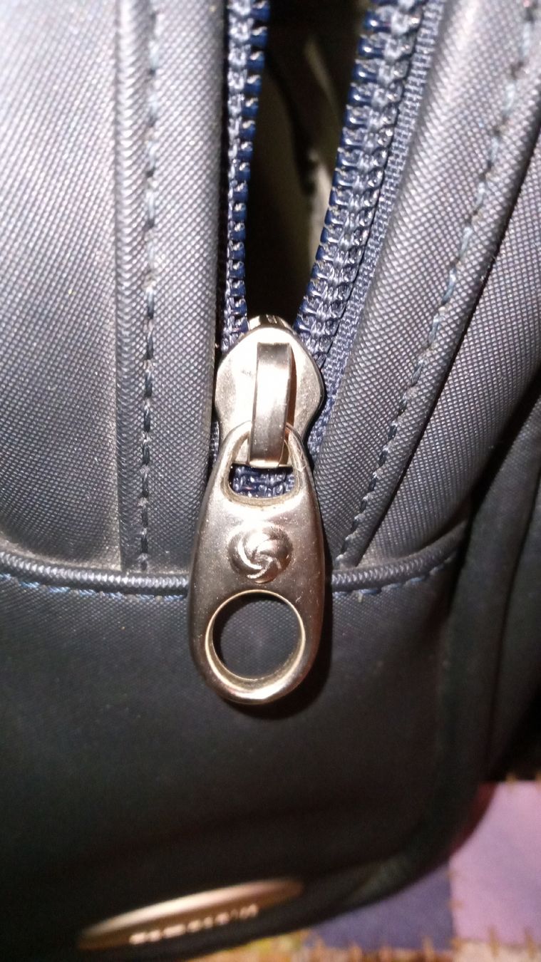 Samsonite Taschen für Damen: Sac à main Samsonite gris élégant et pratique – Gebraucht aus Meyrin von pamanic 4