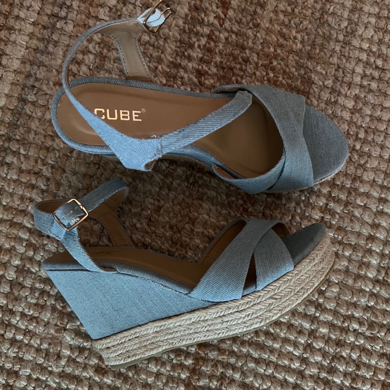 Scarpe da donna: Sandales talons compensés en jean – Usato da Pully venduto da sunaddict 1