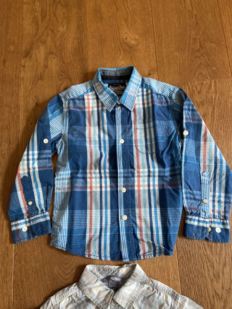 Camicie, T-shirt & Polo: 2 Langarm Hemden Gr.104/110 – Usato da Pratteln venduto da Nala78 2