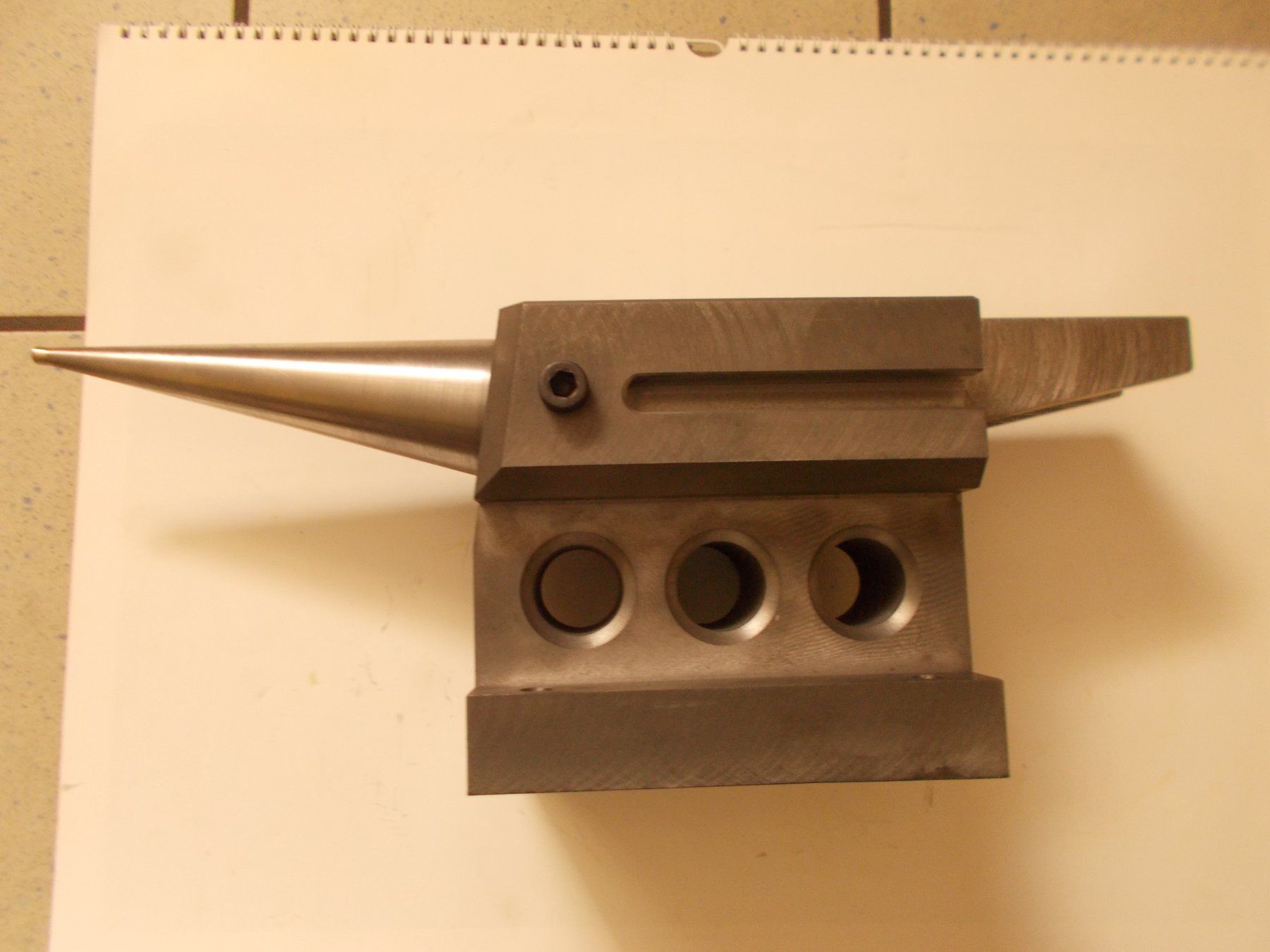 Attrezzi da lavoro: KLEINER AMBOSS METALL. 18 Kg. – Nuovo (secondo la descrizione) da Romanshorn venduto da Legere8 1