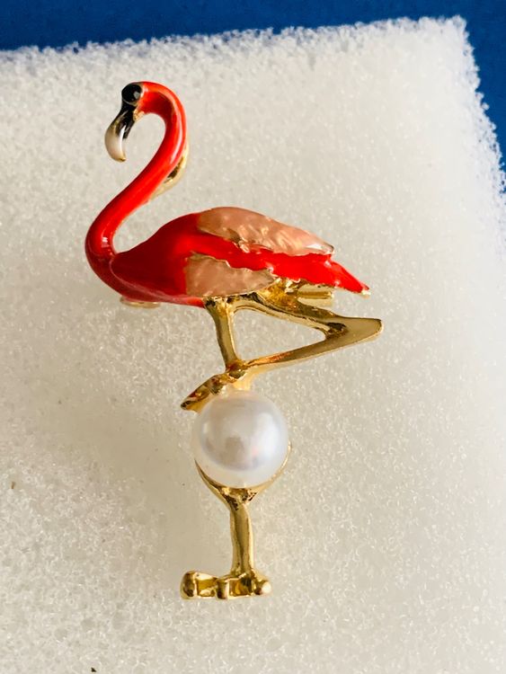 Grosse Flamingo Brosche. Gold Farbe. Emailliert (Gebraucht) in Sursee ...