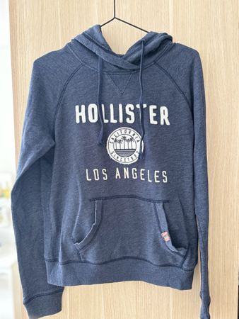 Hollister Hoodie, dunkelblau, Grösse S - Perfekt für Winter!