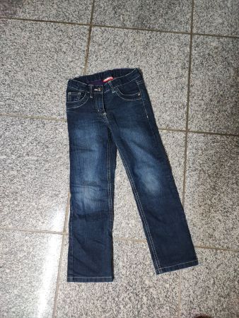 Jeans Grösse 122 geüttert