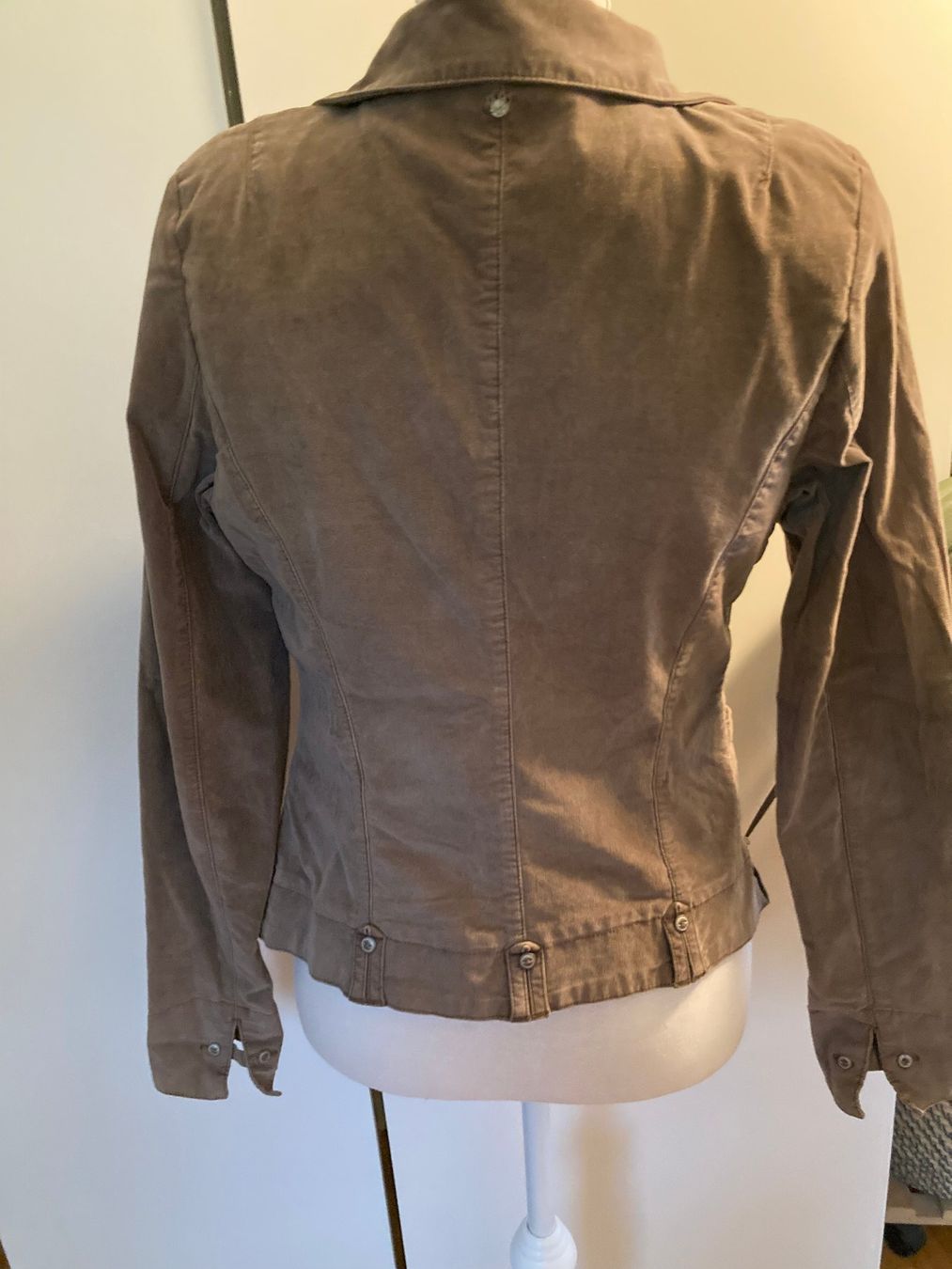 Nile Giacche: NILE  Jacke XS Samt neu – Usato da Hombrechtikon venduto da star8888 2