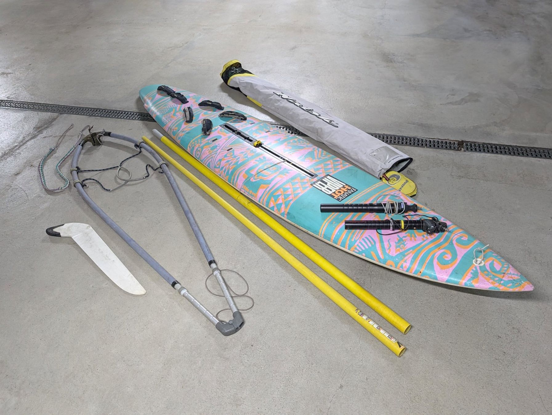 Tavole da surf e di nuoto: Windsurfbrett Fanatic Hot Viper komplett – Usato da Dietikon venduto da ruvostar 4