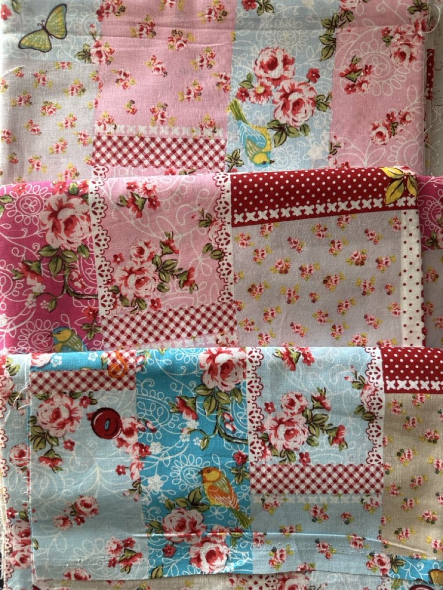 Tessuti: 3 x BW-Stoffe Schmetterlinge Rosen Pip-Design  – Nuovo (secondo la descrizione) da Domdidier venduto da Lilalu168