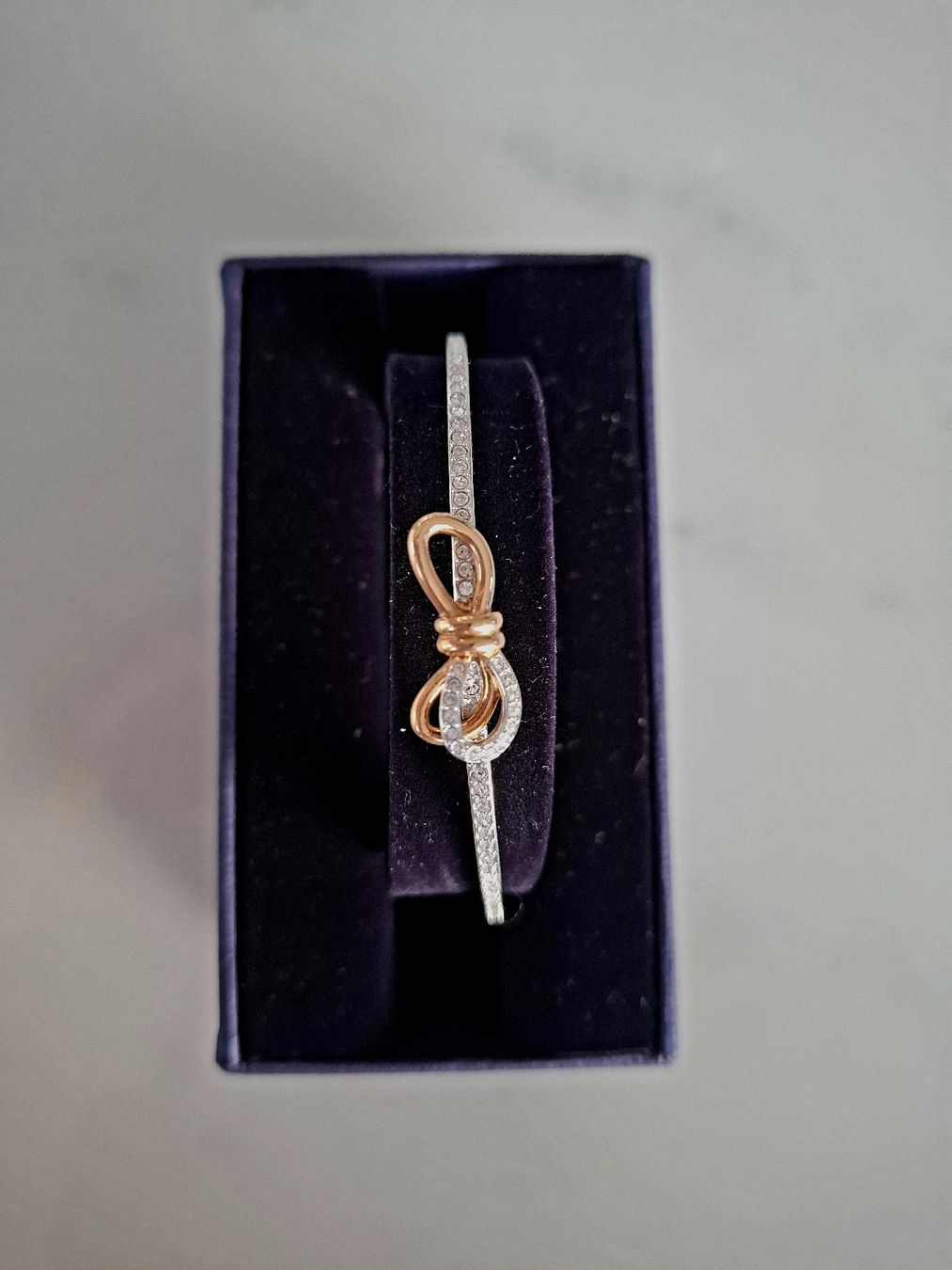 Swarovski Bracciali & Braccialetti: Bracelet Swarovski avec nœud : neuf – Nuovo e nell'imballaggio originale da Farvagny-le-Petit venduto da Scorpion1288 2