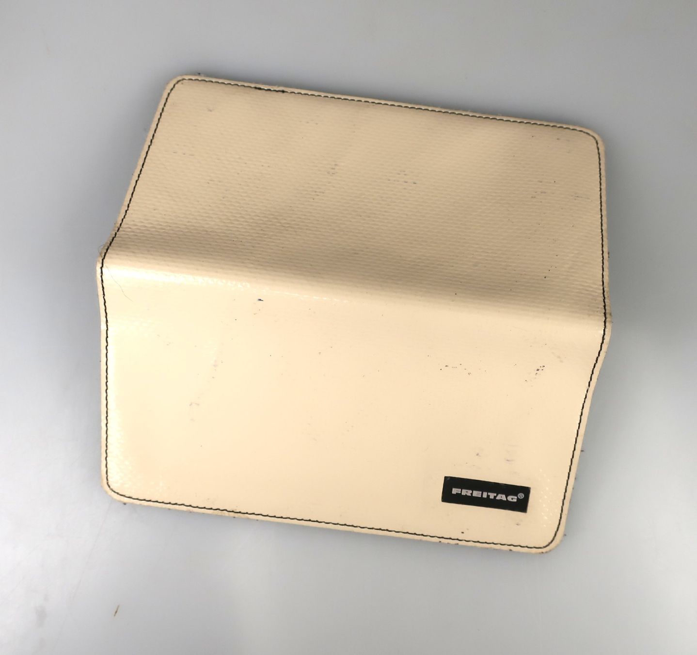 Freitag Portafogli: Beige Freitag Pouch für Smartphone – Usato da Volketswil venduto da brockipfannenstil 2