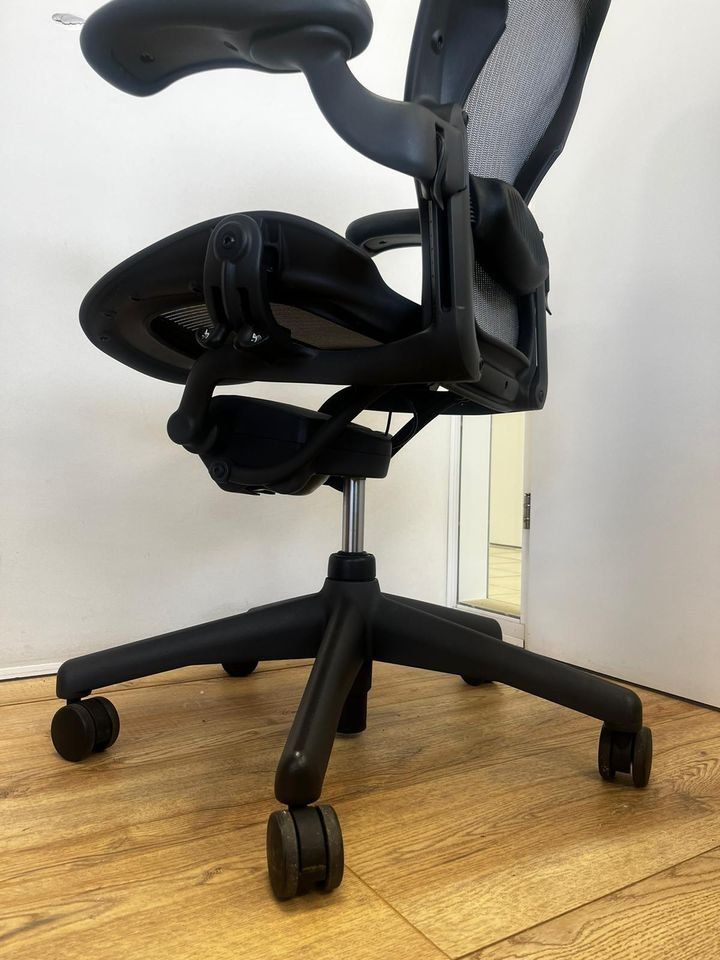 Herman Miller Sedie: Herman Miller Aeron Carbon Full Option – Usato da Purmerend venduto da Offeco 8