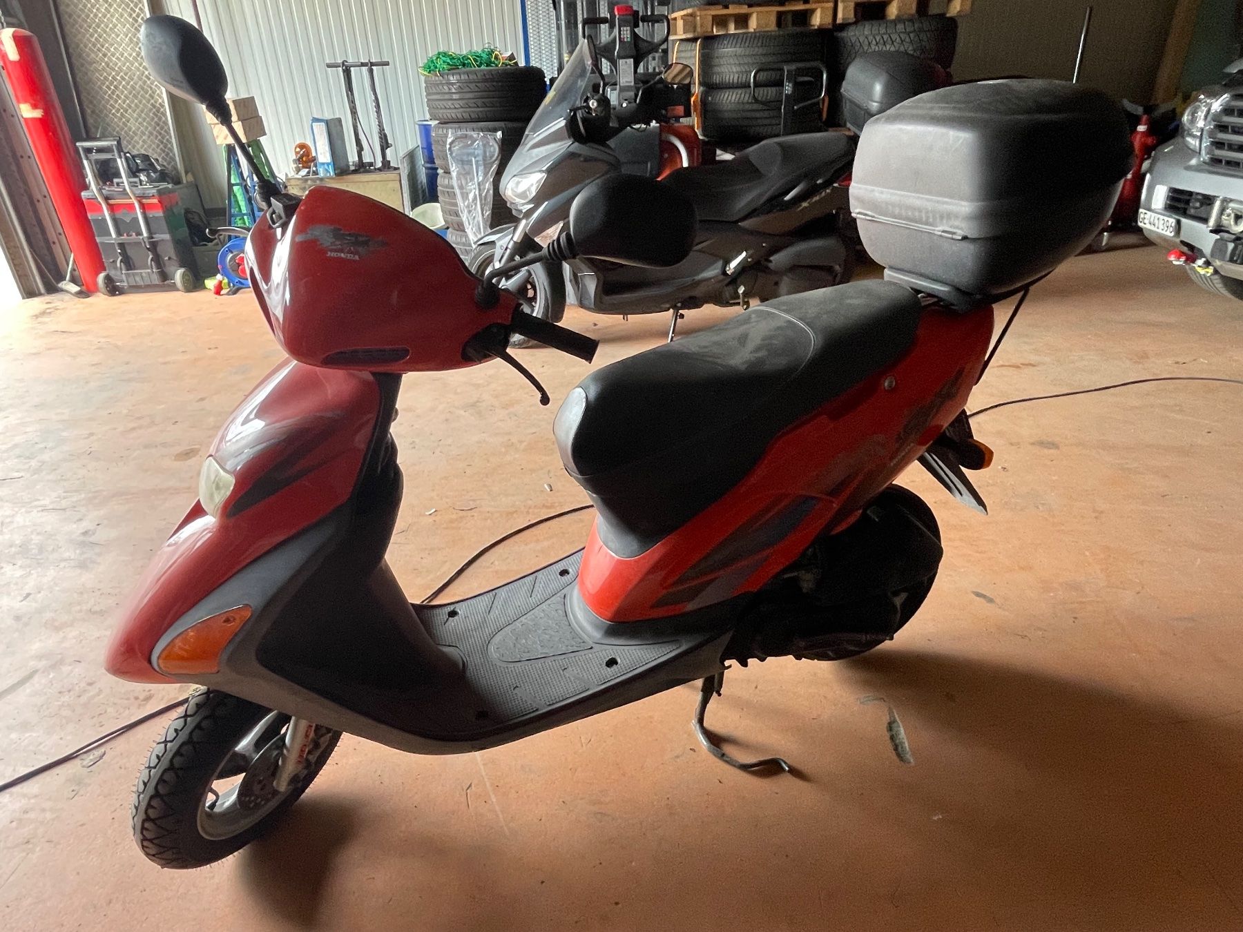 Honda Scooters: SCOOTER HONDA SFX50 – Defekt aus Grand-Lancy von  6