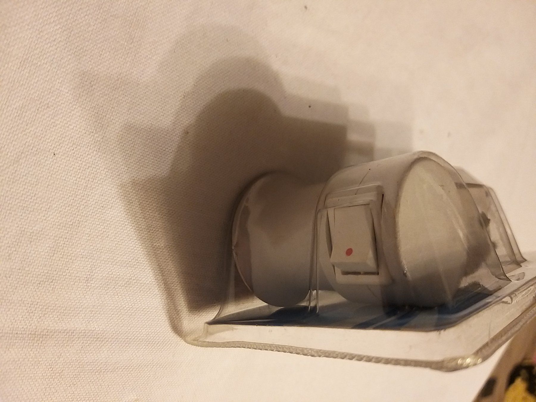 Lampade: Adaptateur prise EU vers E27 neuf (483) – Nuovo e nell'imballaggio originale da la Chaux-de-Fonds venduto da Lampe 2