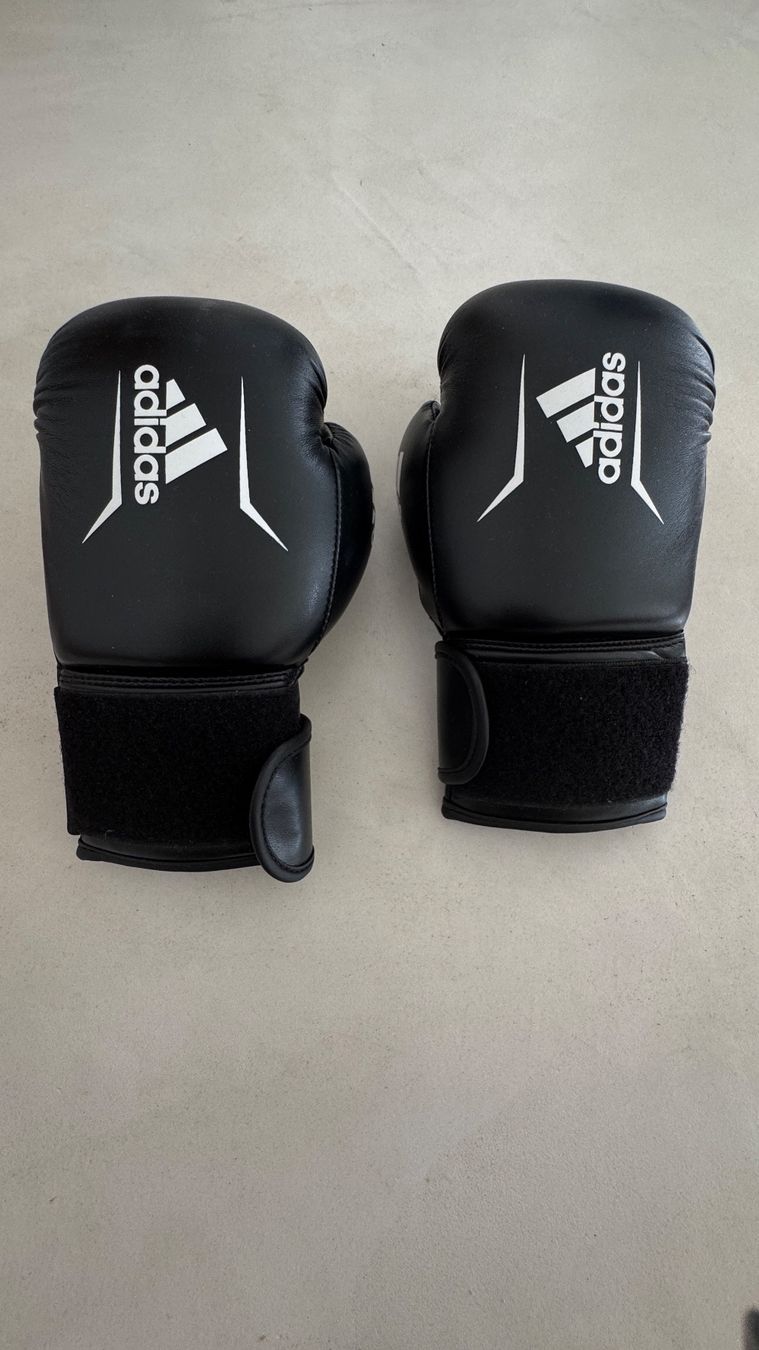 Adidas Guanti & manicotti: Gants de boxe Adidas – Usato da giffers venduto da sev_c9x9