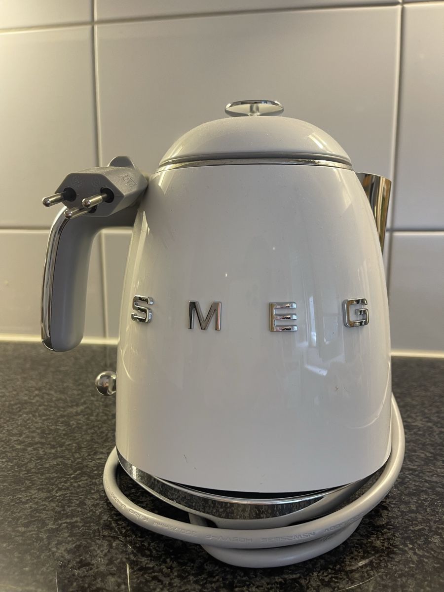 Smeg Wasserkocher: Wasserkocher SMEG Retro Style Mini Weiss – Neu (gemäss Beschreibung) aus Zürich von Larixx