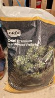 Pellet de bois pour four à pizza (entre autres)