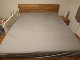Bett Massivholz mit Matratze 160x200cm