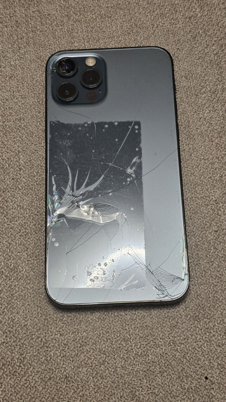 Apple Handys / Smartphones: Iphone 12 pro 256gb battery 90% – Defekt aus Einigen von iva_86t8 1
