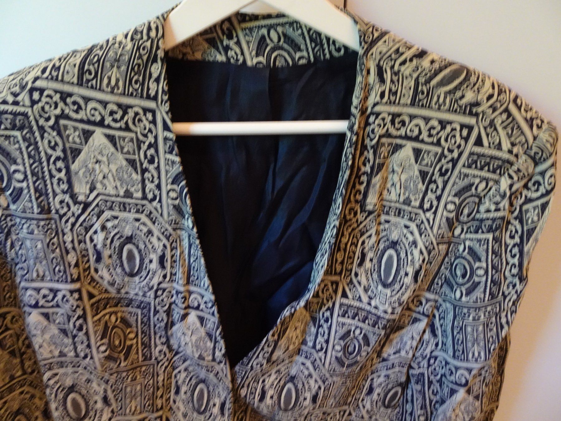 Giacche: Blau-beiger Blazer Gr. M - M45 – Usato da Küssnacht am Rigi venduto da Good4Deckeli 1