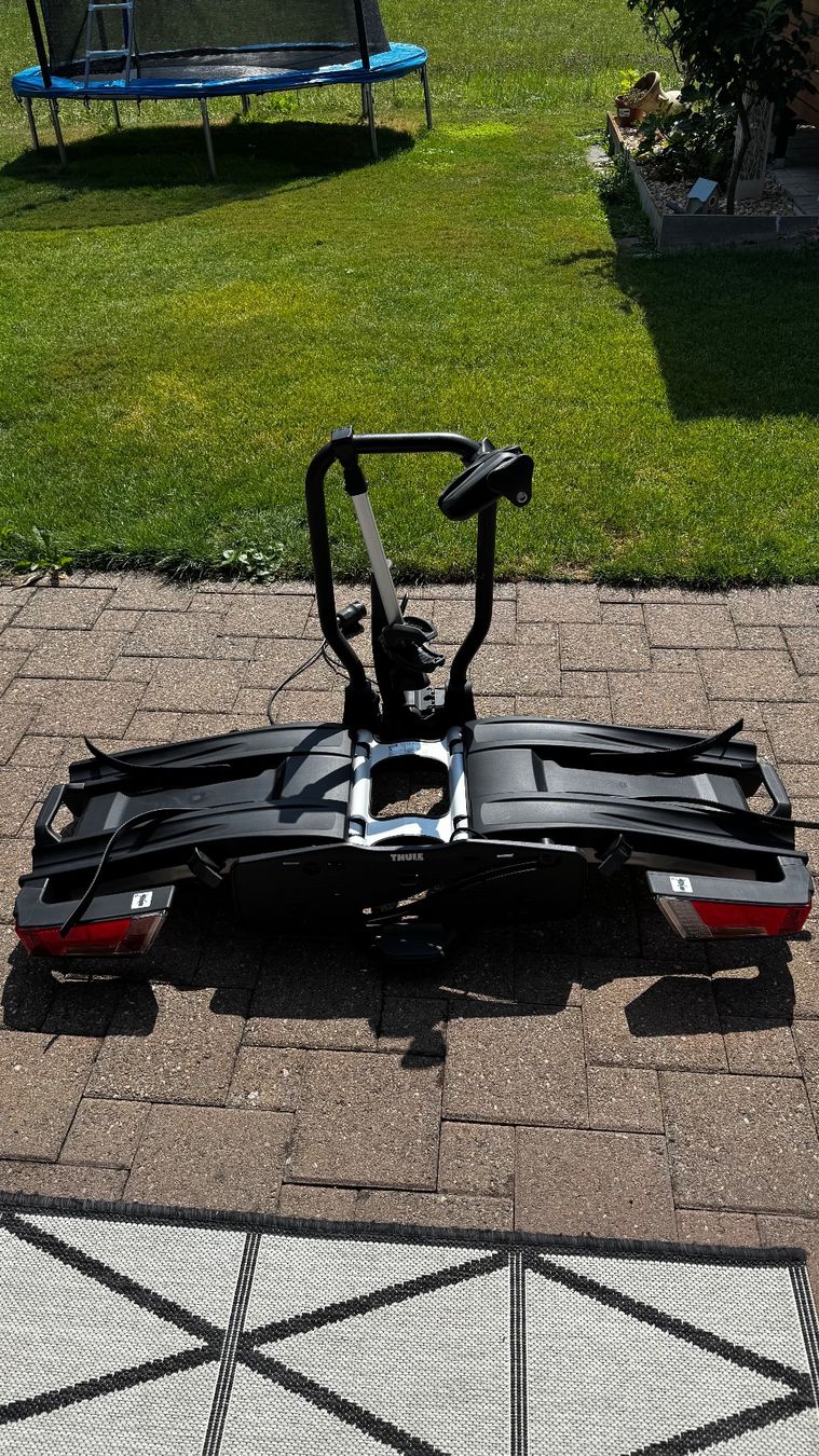 Thule Rimorchi: Thule EasyFold XT933 für 2 eBike, Veloträger – Usato da Gossau ZH venduto da Celestino_2.0 3