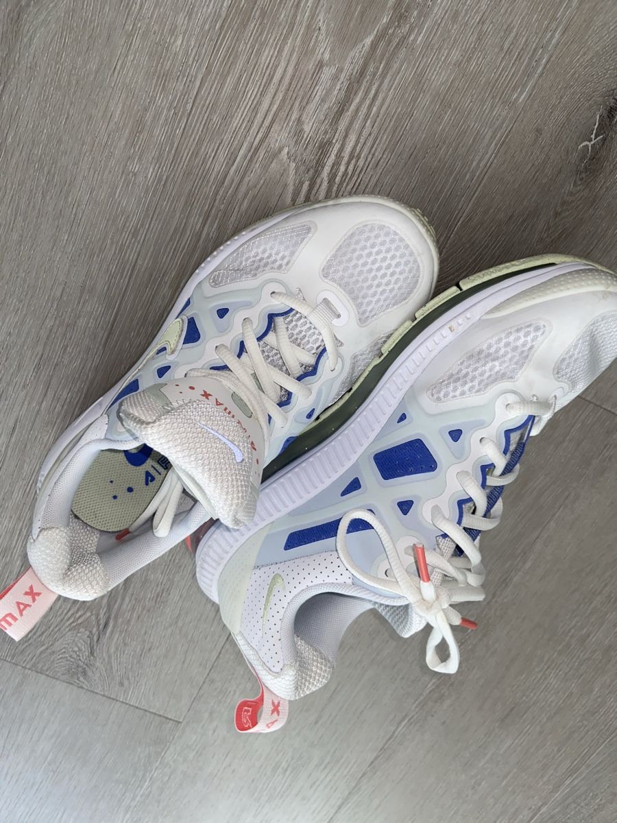 Nike Scarpe da donna: Nike sneaker – Usato da Volketswil venduto da DeAngela