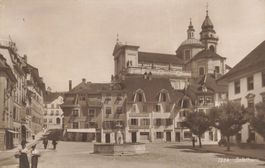 Solothurn SO Altstadt St Ursen Kathedrale belebt