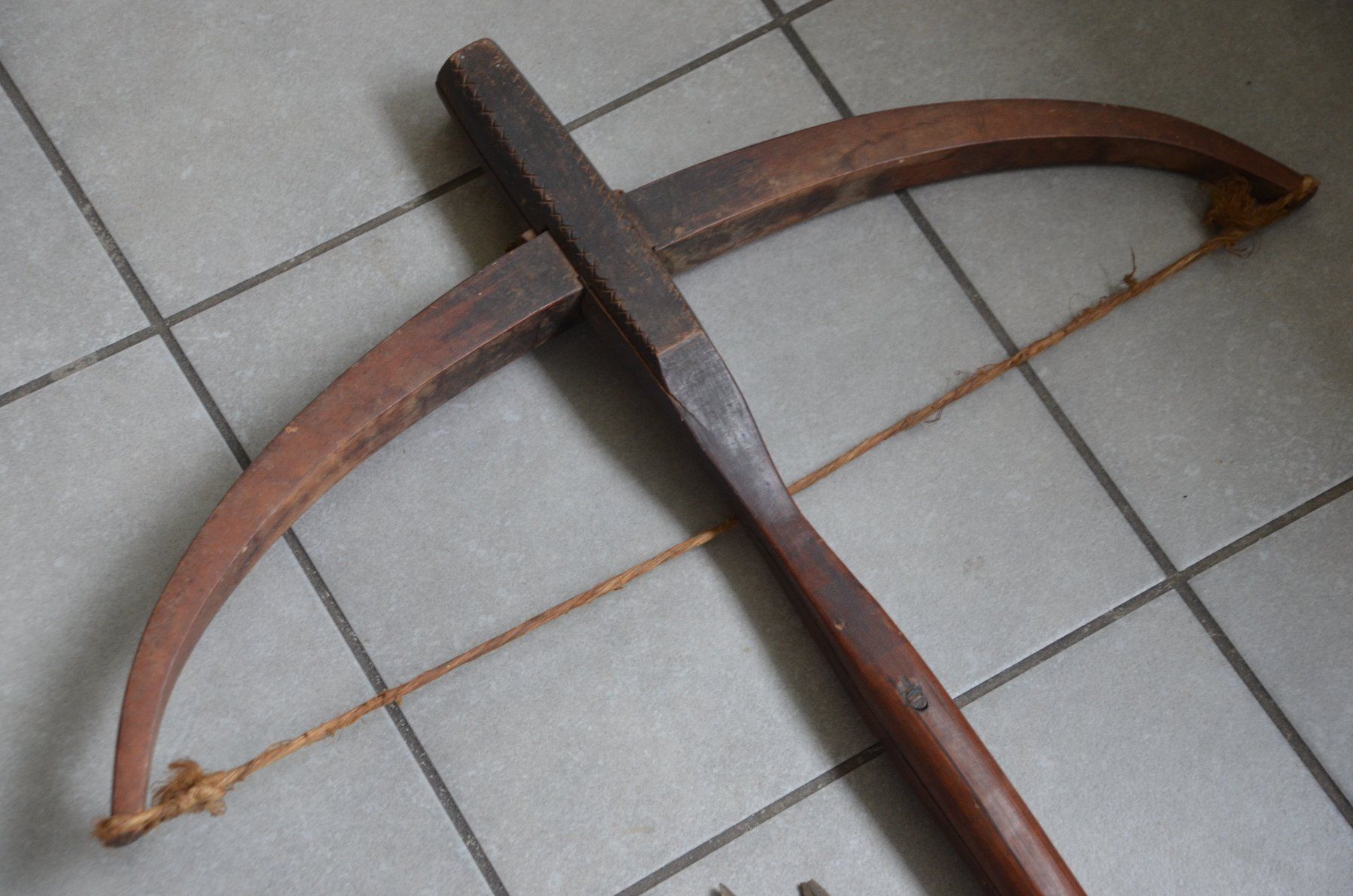 Tiro con l'arco: Alte Armbrust / Arbalète ancienne – Usato da Collonges venduto da arashee 1