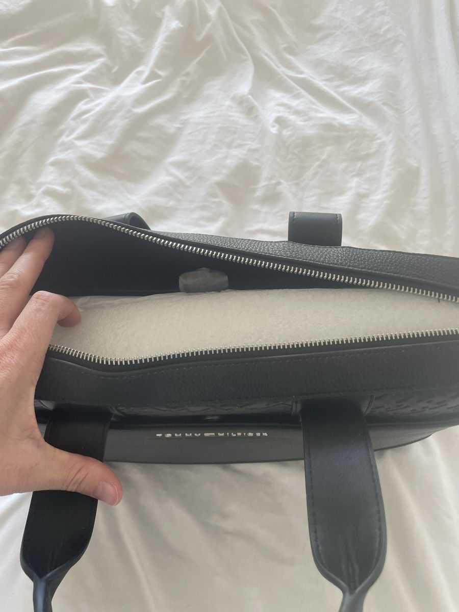 Valigie & Borse: Tommy Hilfiger Briefcase – Nuovo e nell'imballaggio originale da Horw venduto da lau_kvt2 4