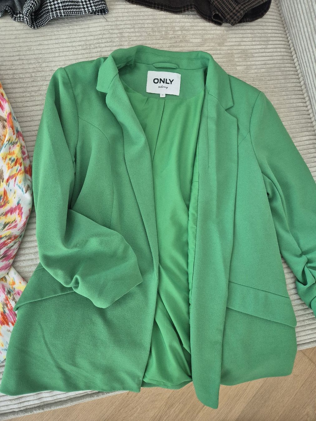 Lotti di vestiti: Blazer Kleiderpaket 6 Stück neuwertig – Usato da Schaffhausen venduto da Nachtschwaermerin 2