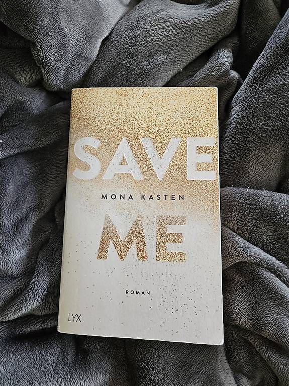Libri: save me von mona kasten – Usato da Kiesen venduto da Laura._