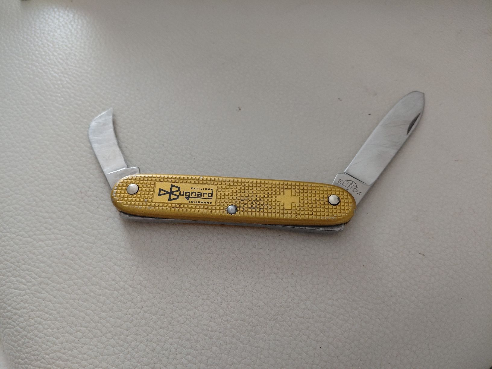 Victorinox Coltelli tascabile: Victorinox Elinox Bugnard, Gold Edition! – Usato da Belp venduto da mar_76s8