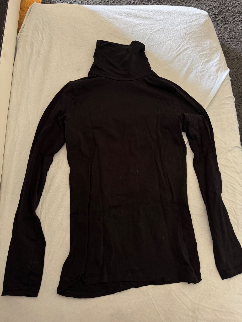 Maglioni & Felpe: Rollkragen Pullover Gr. S, in schwarz – Nuovo (secondo la descrizione) da Künten venduto da bel_6wn2