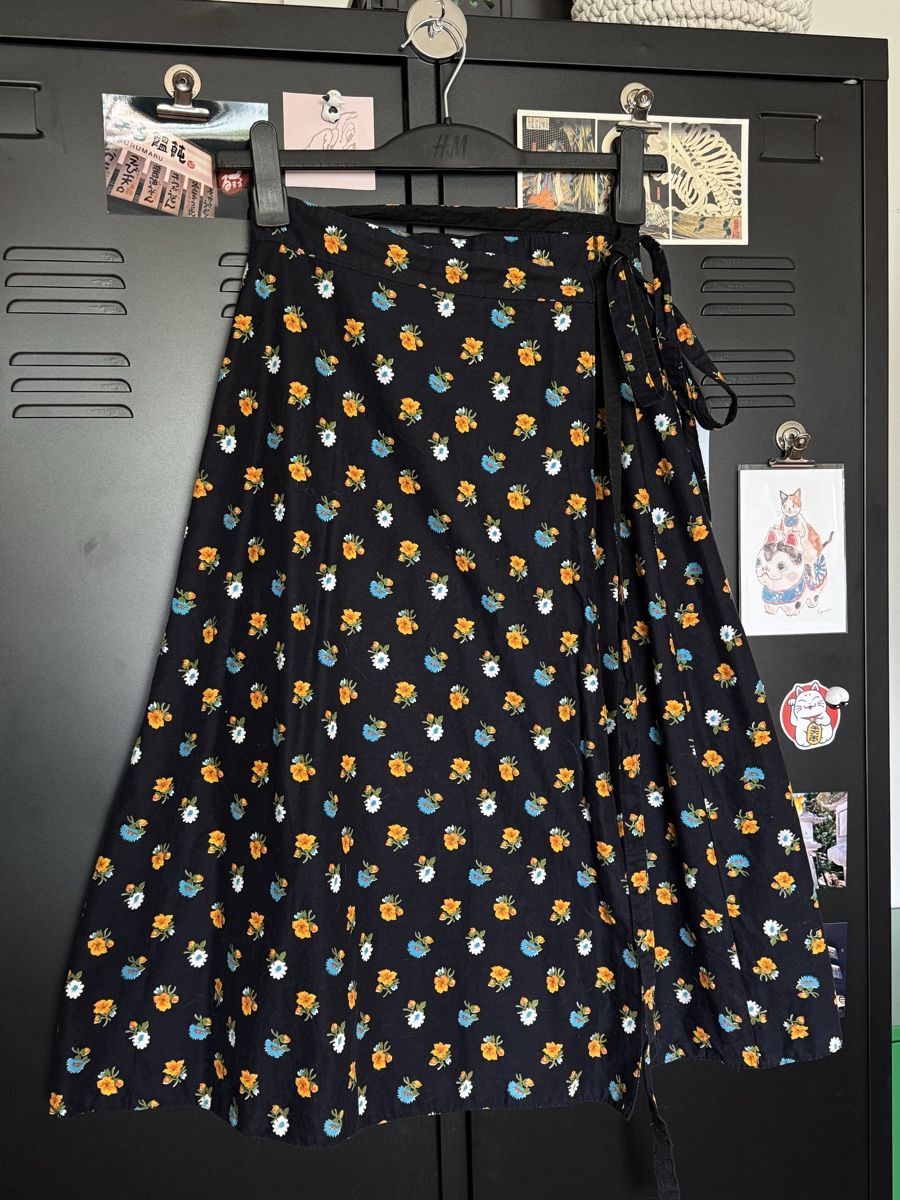 Gonne: Cute Floral Wrap Skirt – Usato da Effretikon venduto da expiredrice