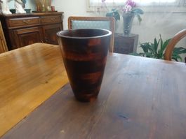 Vase en bois