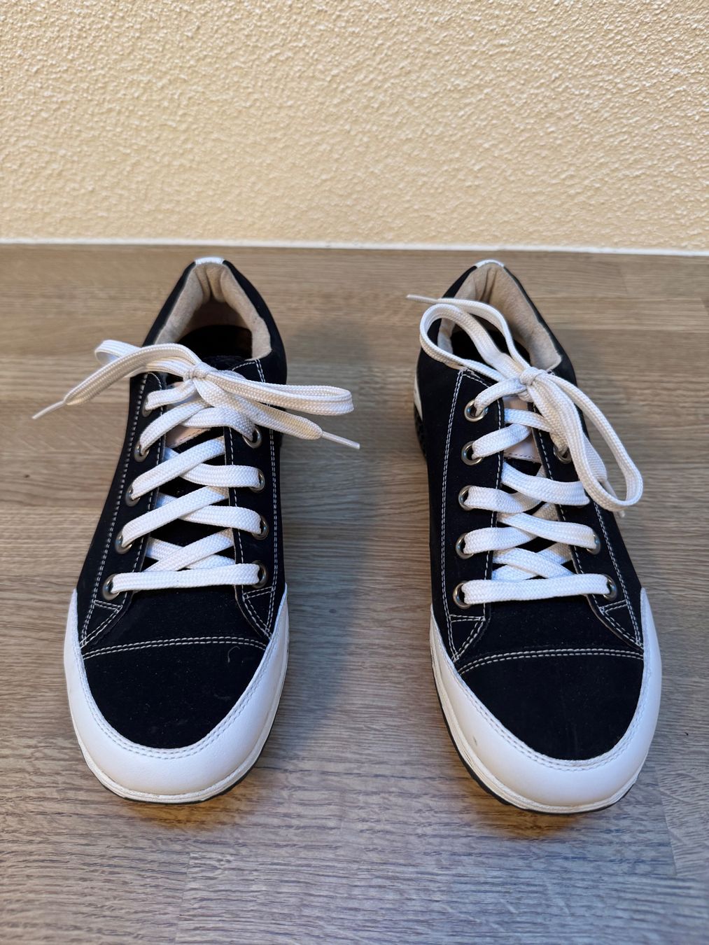 Skechers Scarpe da donna: Sketchers - Shape-ups sneakers – Nuovo (secondo la descrizione) da Zürich venduto da odi_ldv8