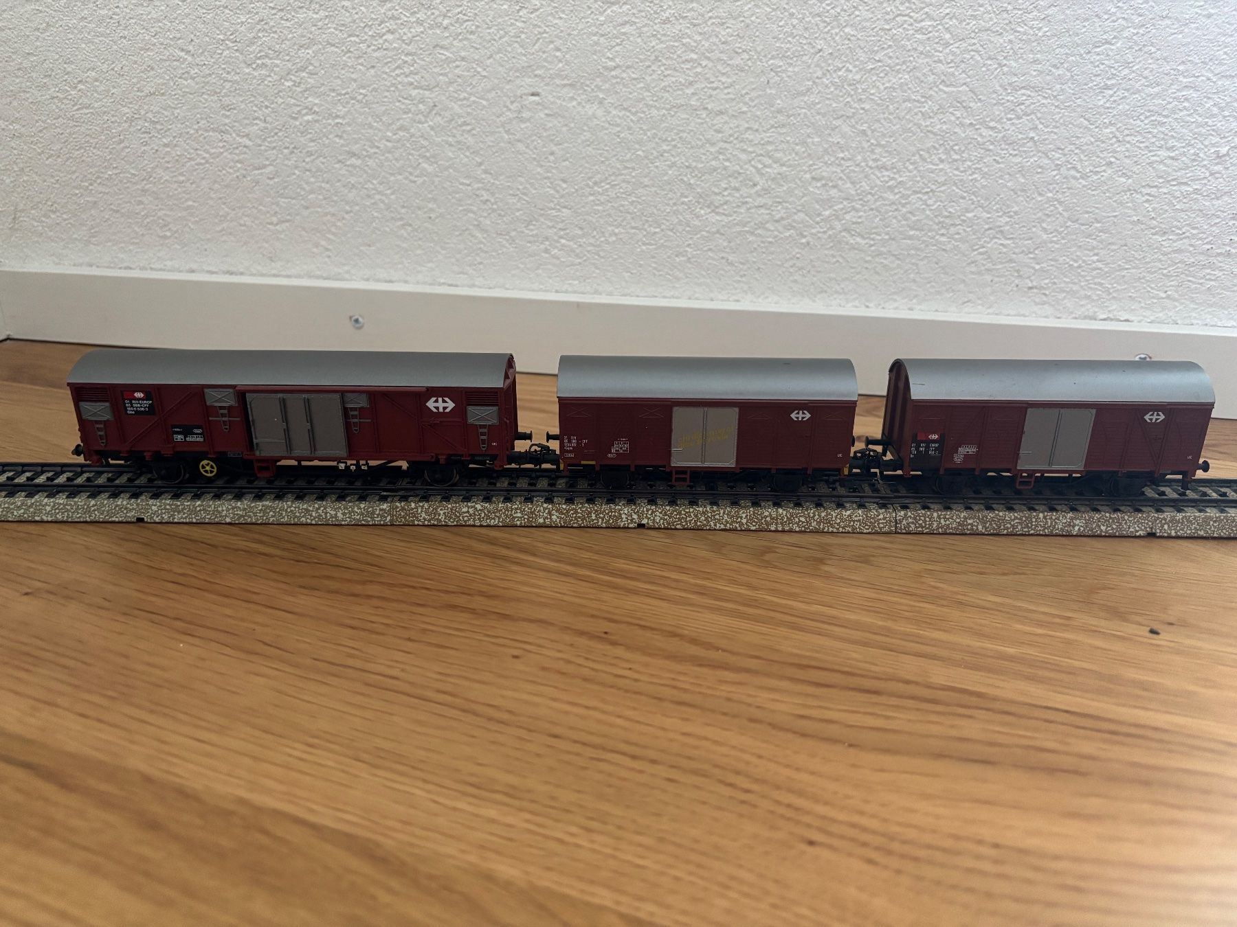 Märklin Modellini di ferrovie: 3x Wagen Gütertransport - Märklin & Electrotren – Usato da Bremgarten AG venduto da Trombone98