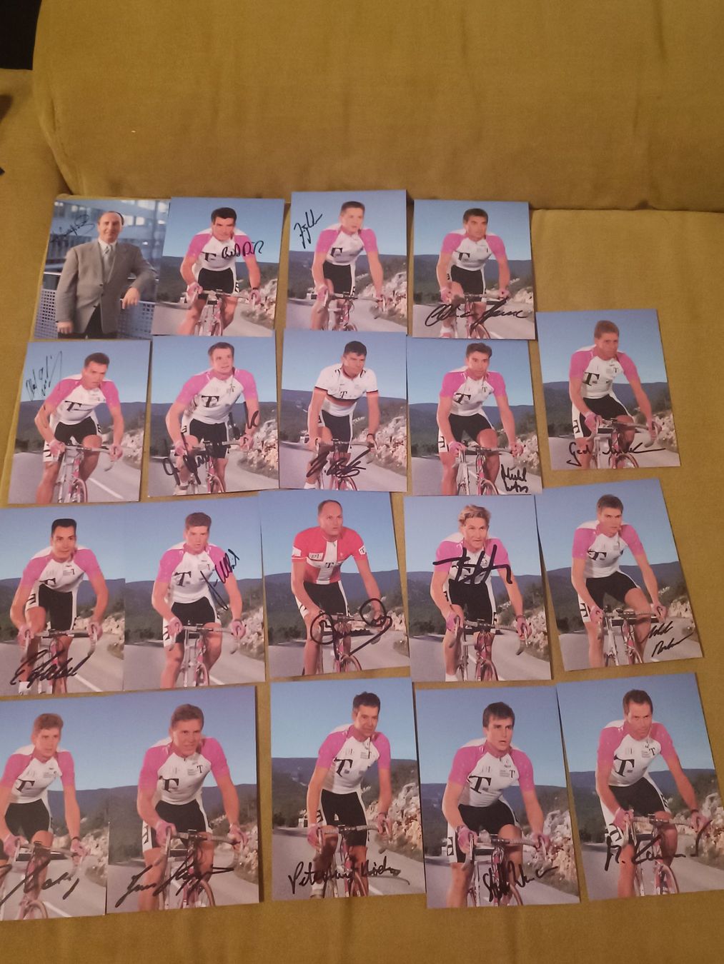 Autografi: Rad - Jan Ullrich - Autogrammset - 19x Handsigniert - Set 4 – Usato da Menziken venduto da Artographs