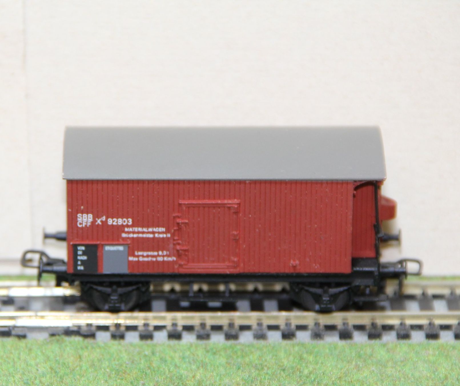 Modellini di ferrovie: Ruco 2011 gedeckter Güterwagen, H0 – Usato da Belp venduto da Tomsek