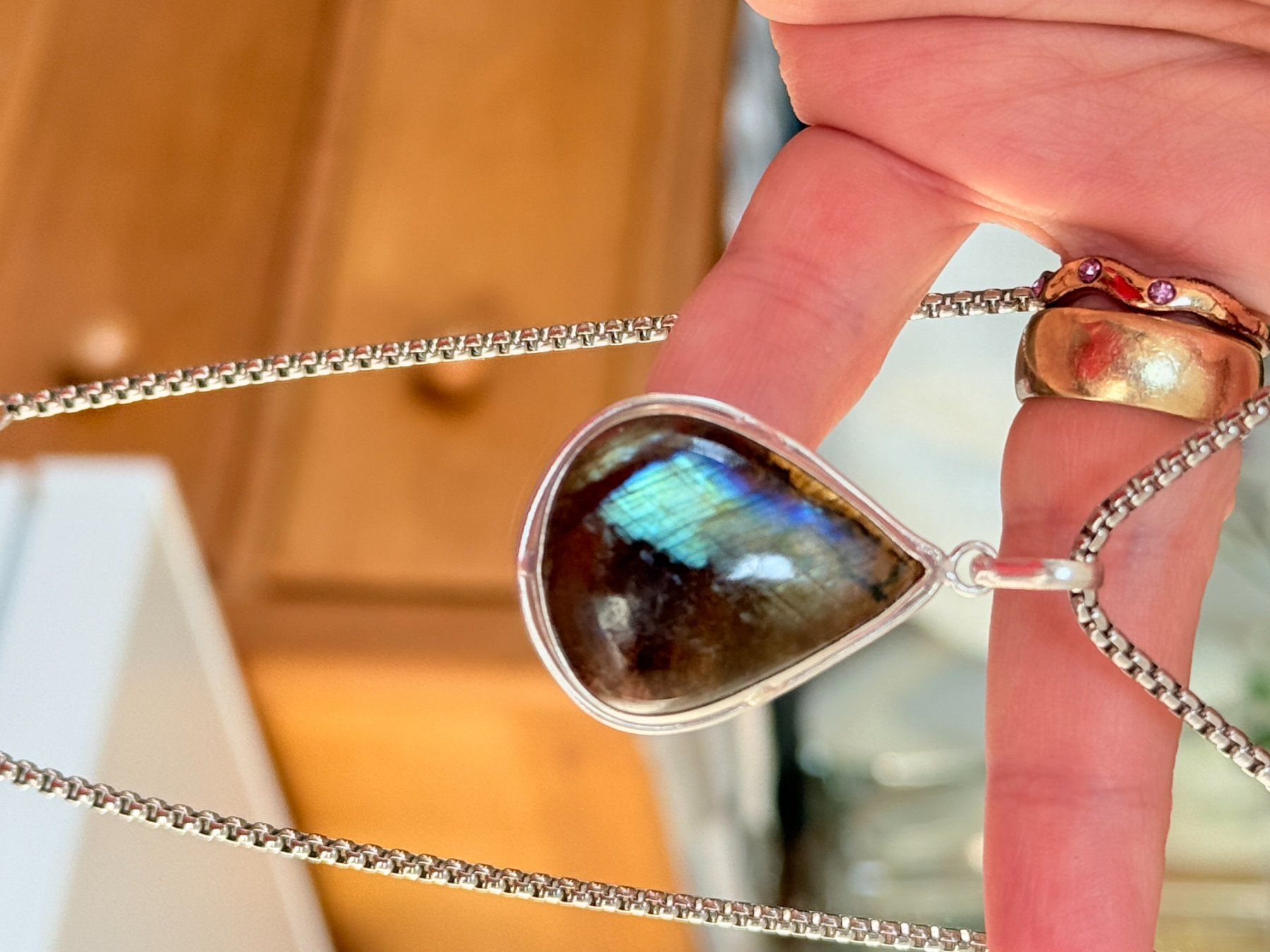 Catenine: Collier Labradorite naturelle – Nuovo e nell'imballaggio originale da Genève venduto da AGBERG 6