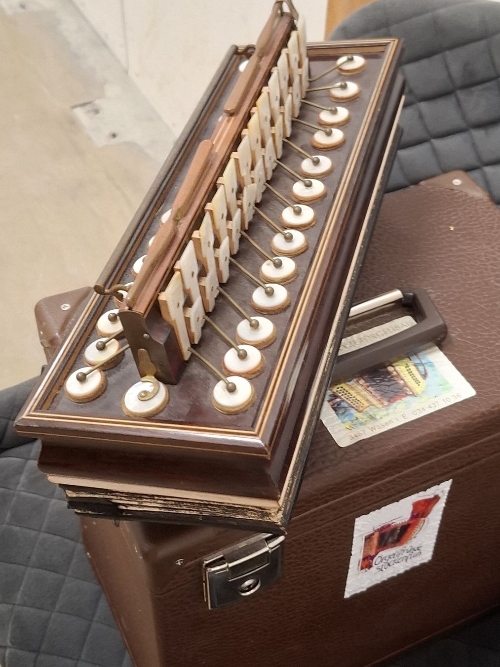 Strumenti musicali: diatonisch orgeli antique – Usato da Villeneuve venduto da BibiVintage 1