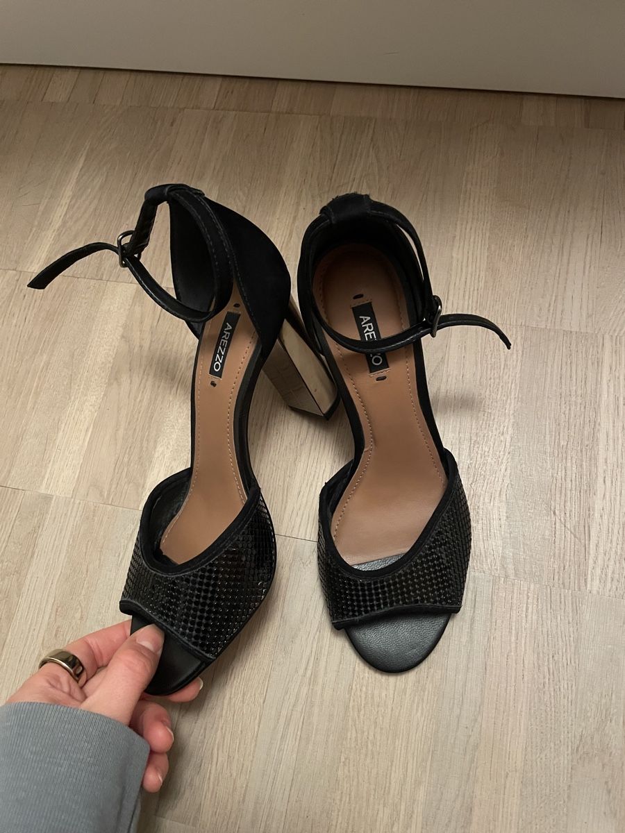 Damenschuhe: Arezzo Heels – Gebraucht aus Zürich von jbeauxarts