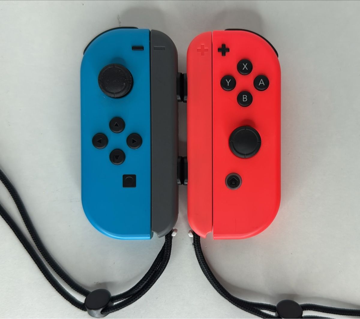 Nintendo Controller: Nintendo Switch Joy-Cons Left Blue Right Red - Perfect Cond. – Gebraucht aus Ehrendingen von bubulence