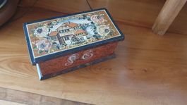 Schöne Schatulle bemahlt
