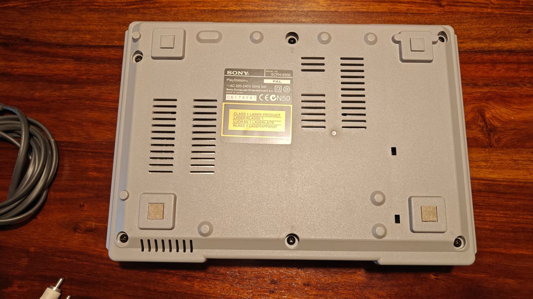 Sony Console: Sony PlayStation 1 Konsole SCPH-5502 mit Controller – Usato da Kleinandelfingen venduto da RetroDomi 2