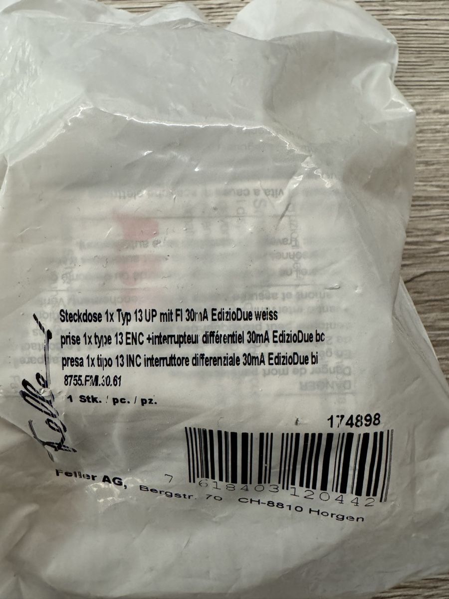 Feller Fiches d'alim.: Fi-Steckdose Original verpackt  30mA – Neuf avec emballage d'origine à Zürich par papaplatte 2