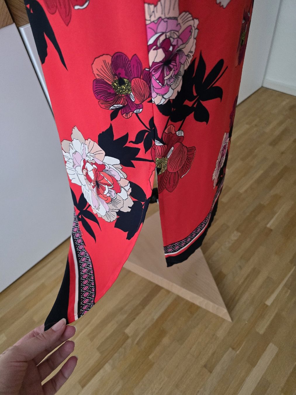 Vestiti: Rotes Kleid mit Blumenmuster UK Gr. 12 – Usato da Zürich venduto da ale_bg2x 3