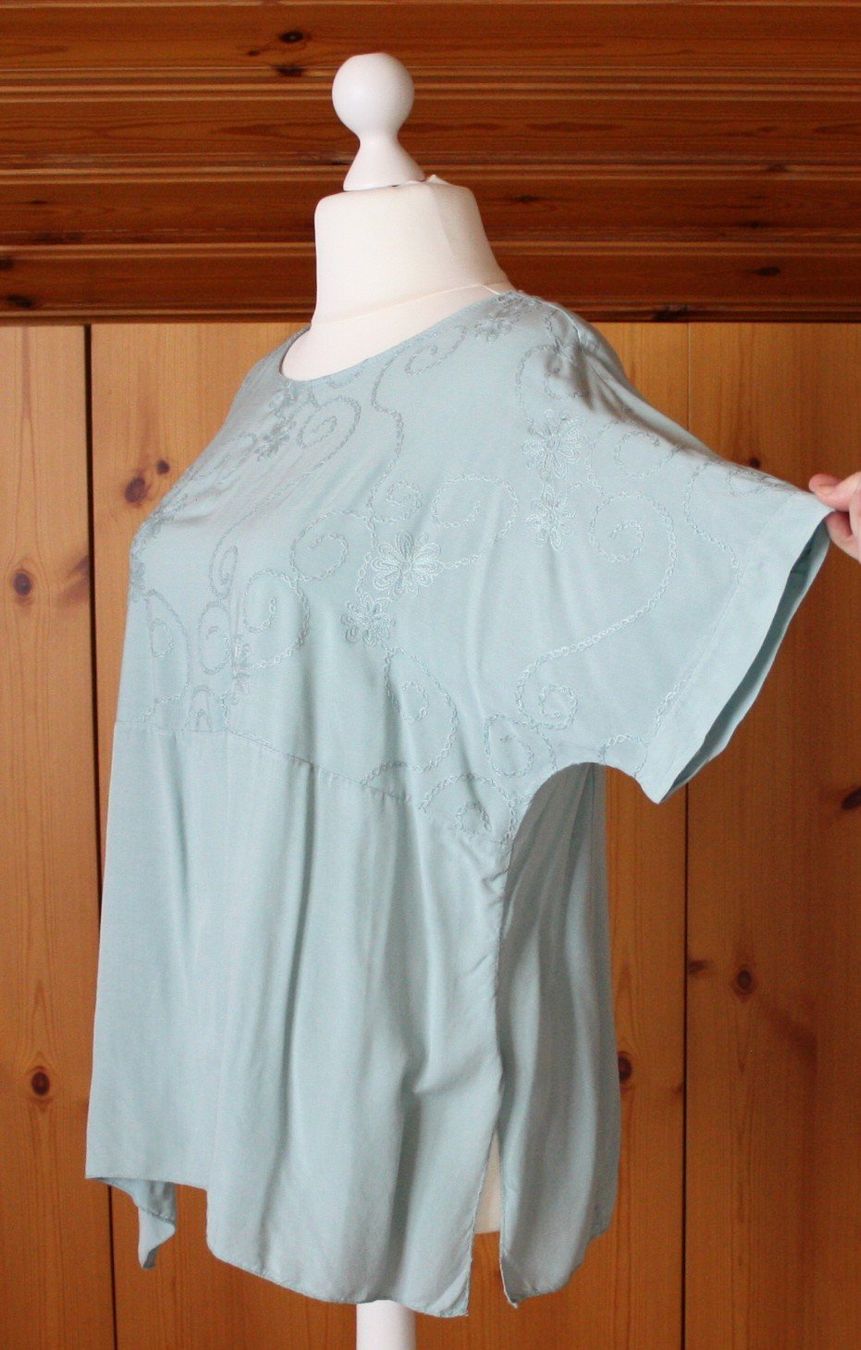 Camicette: Bluse Kurzarm grün Gr. XXL – Usato da Flüelen venduto da Diversicum-Curvy 5