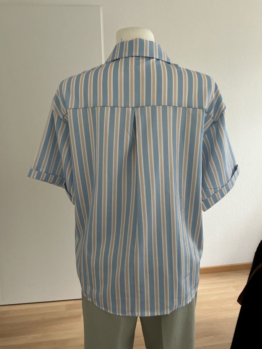 Blusen: Damenbluse gestreift Hellblau/Beige – Gebraucht aus Zürich von glueck9 2