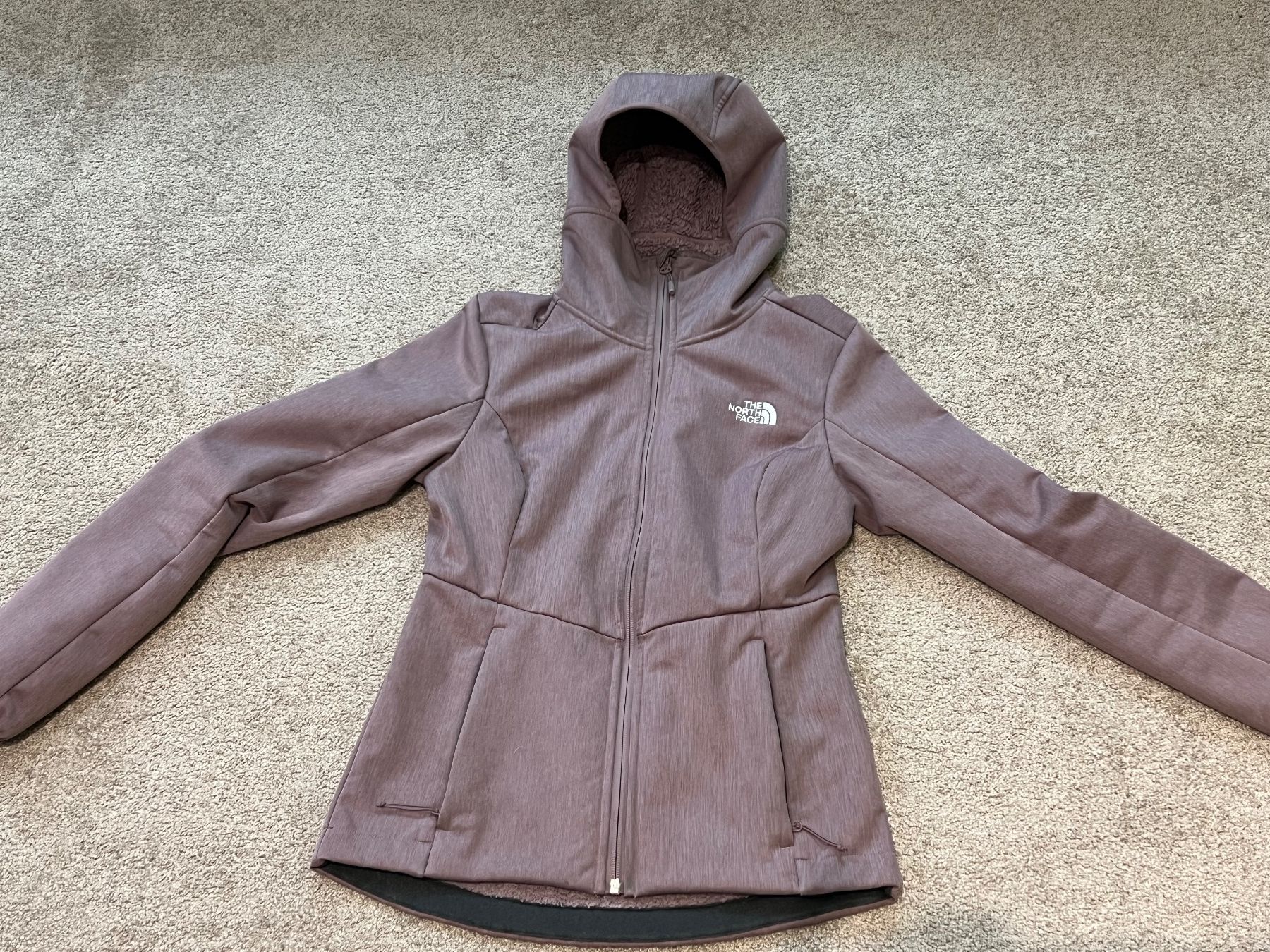 North Face Jacken: Mädchen Herbstjacke, Softshell gefüttert mit Kapuze – Gebraucht aus Frauenfeld von Kasperli12