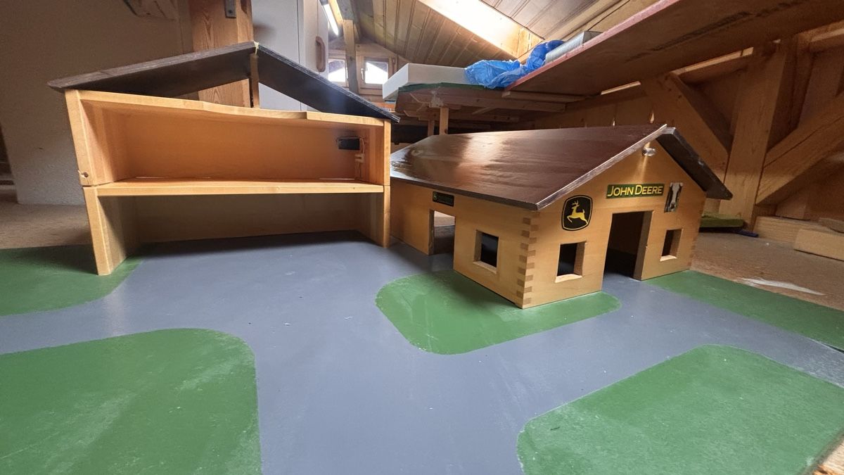 Spielzeuge: Selbstgebauter Bauernhof/Stall – Gebraucht aus Boltigen von Rotobi