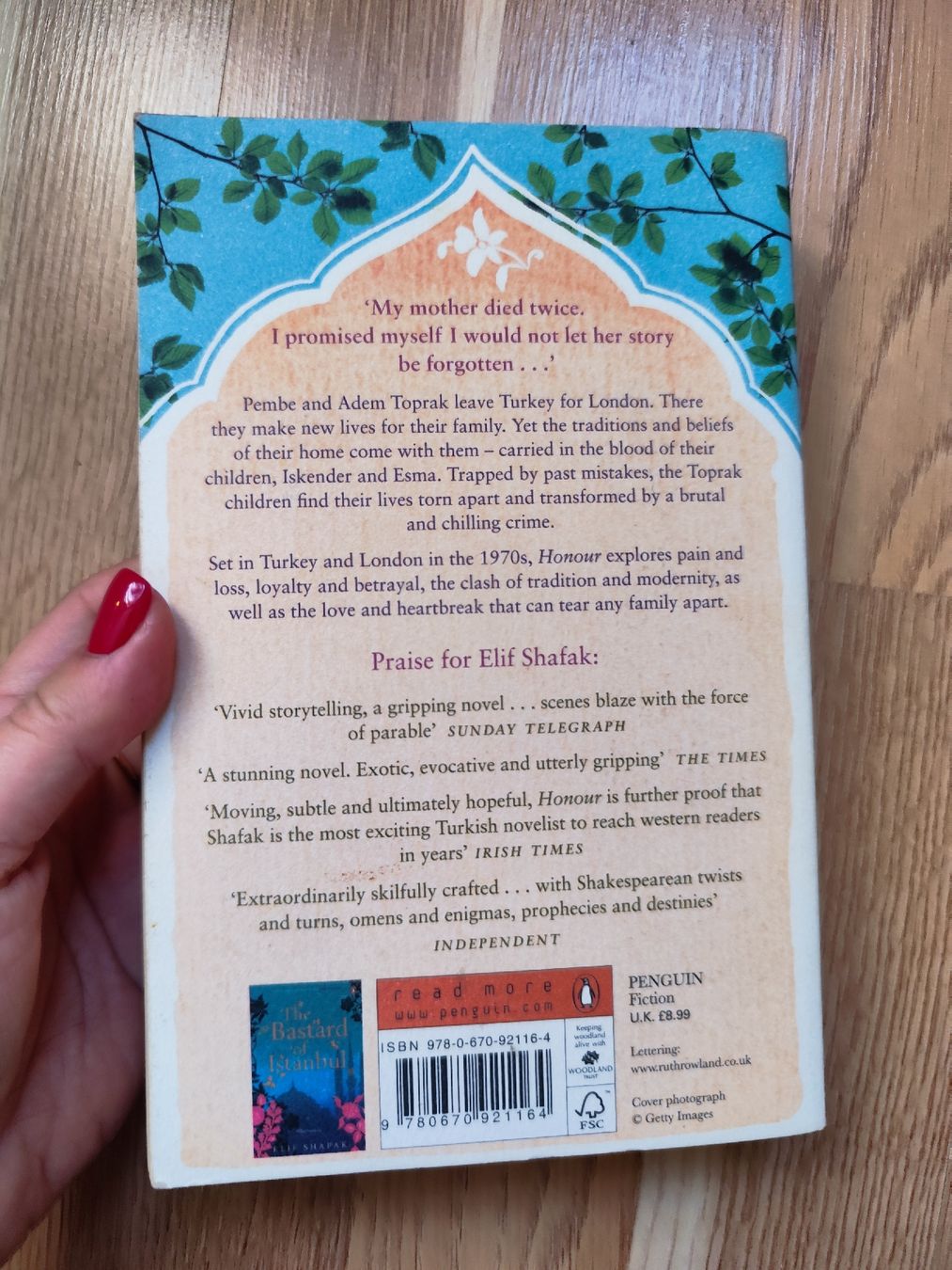 Libri: Elif Shafak "Honour"  – Usato da Mägenwil venduto da VintageGirly 1