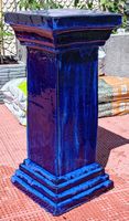 Terrakotta Säule in blau